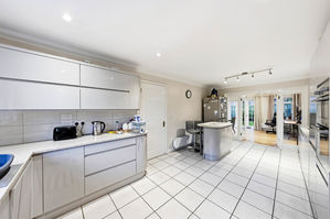 Photo 24- click for photo gallery